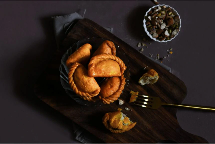 Gujiya Gujiya