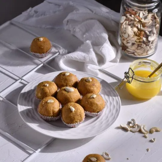 Besan Laddu